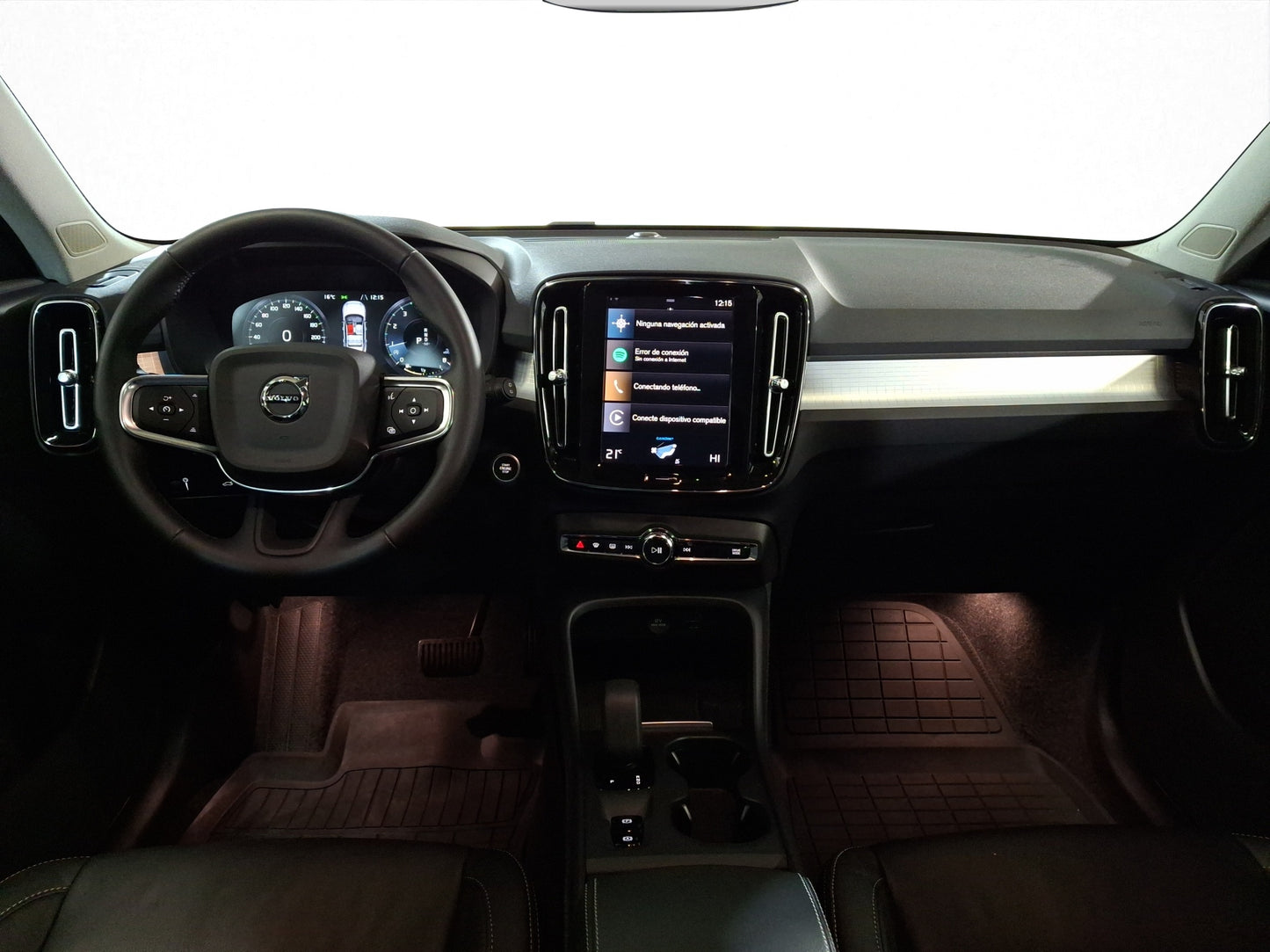2022 Volvo XC40 Momentum T4