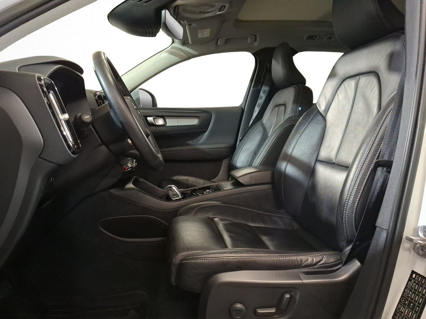 2022 Volvo XC40 Inscription T4