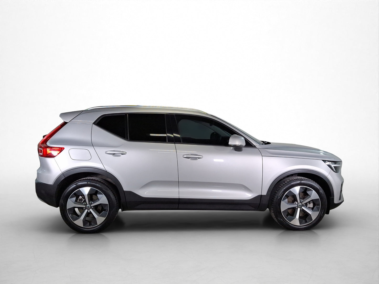 2024 Volvo XC40 B4 Plus Mild Hybrid