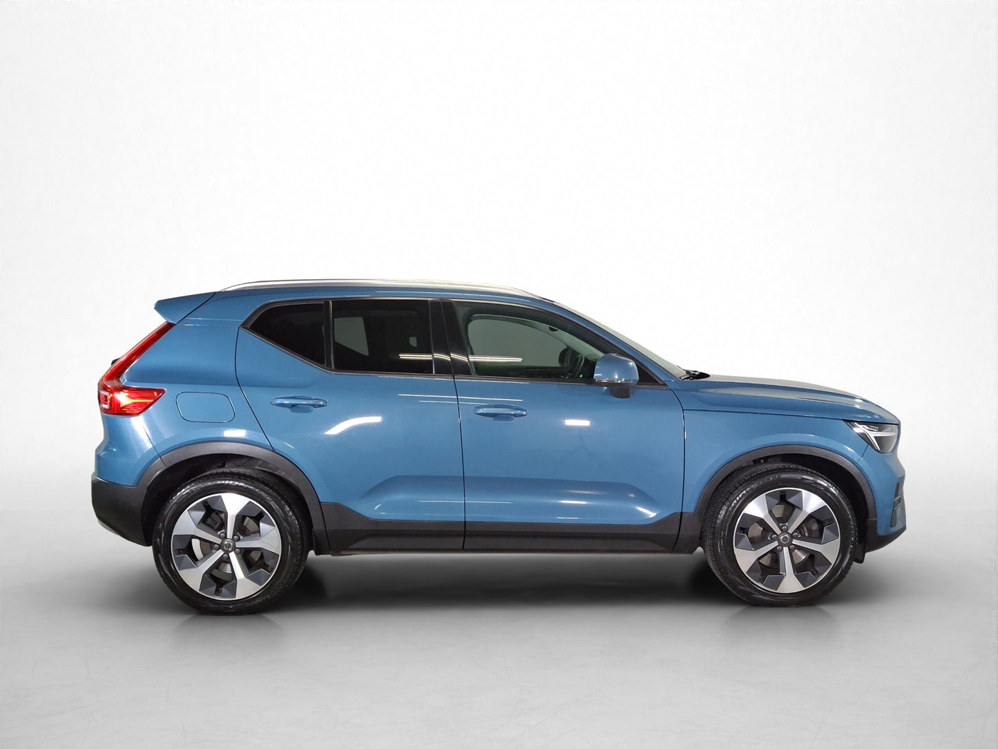 2023 Volvo XC40 B4 Plus Mild Hybrid