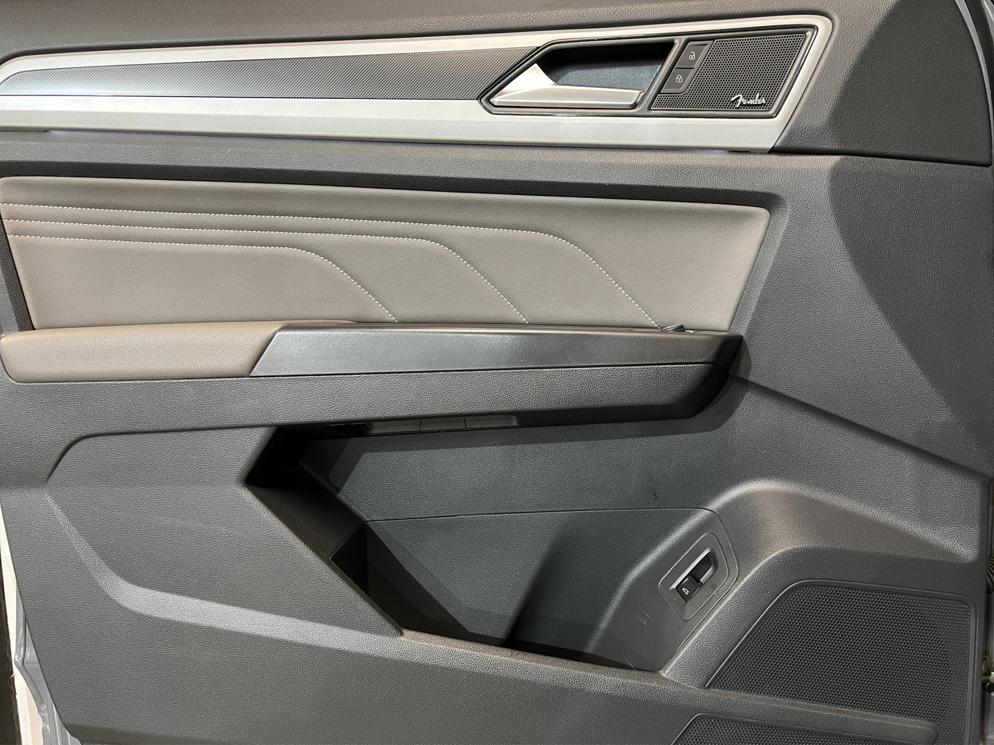 2022 Volkswagen Cross Sport R-Line