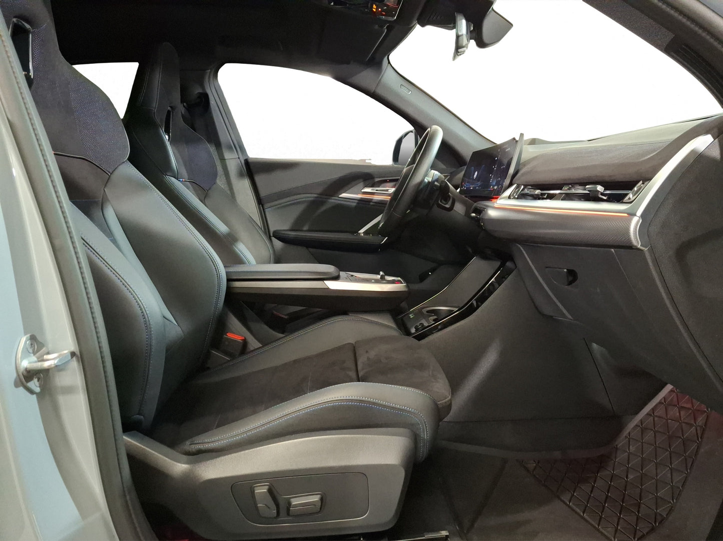 2025 BMW X2 20i xDrive