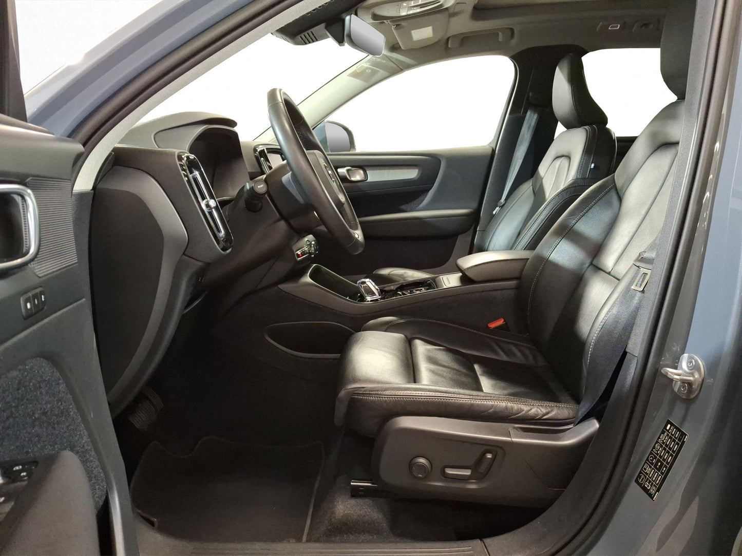 2023 Volvo XC40 B4 Ultimate Mild Hybrid