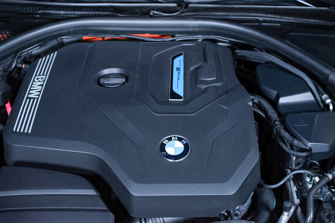 2024 BMW Serie 3 330e PHEV M Sport