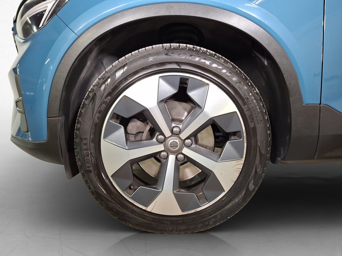 2023 Volvo XC40 B4 Plus Mild Hybrid