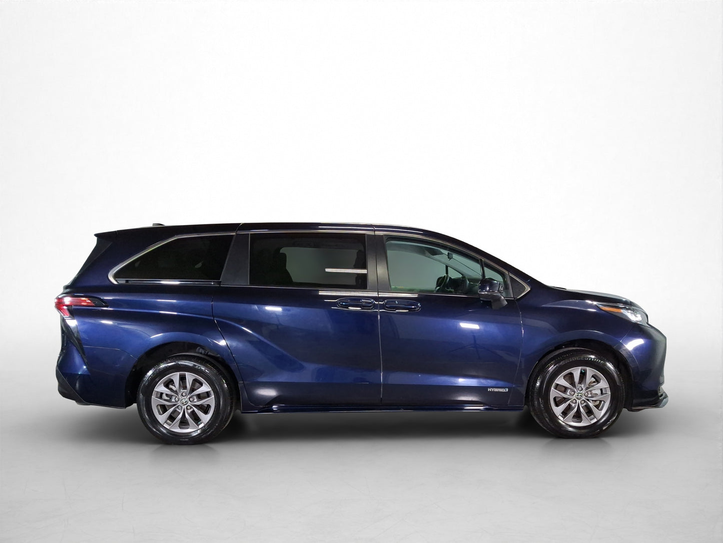 2021 Toyota Sienna LE