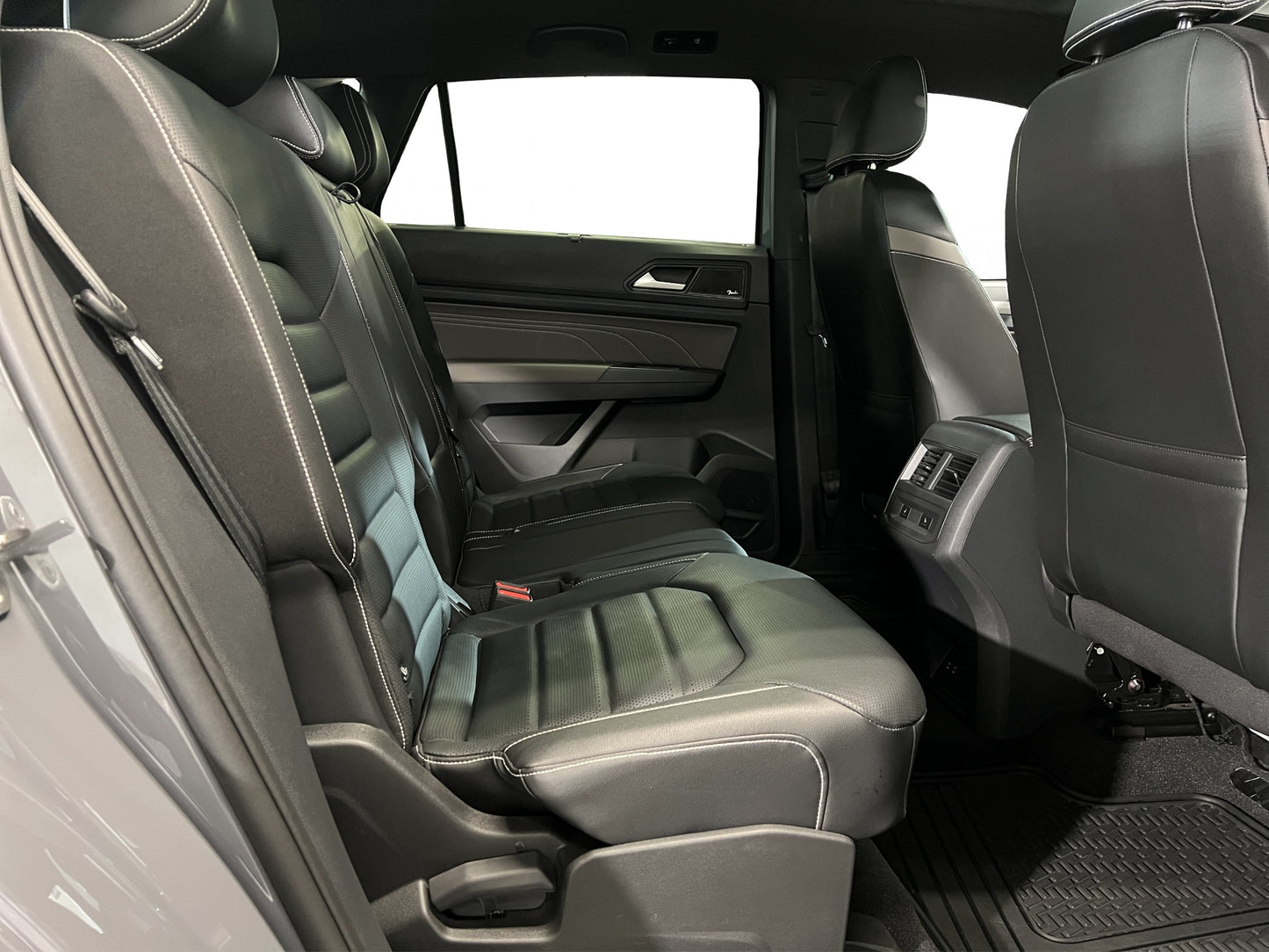 2022 Volkswagen Cross Sport R-Line