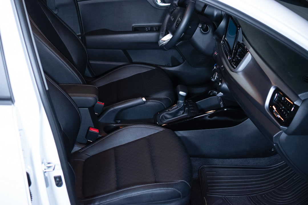 2023 KIA Rio Sedan EX