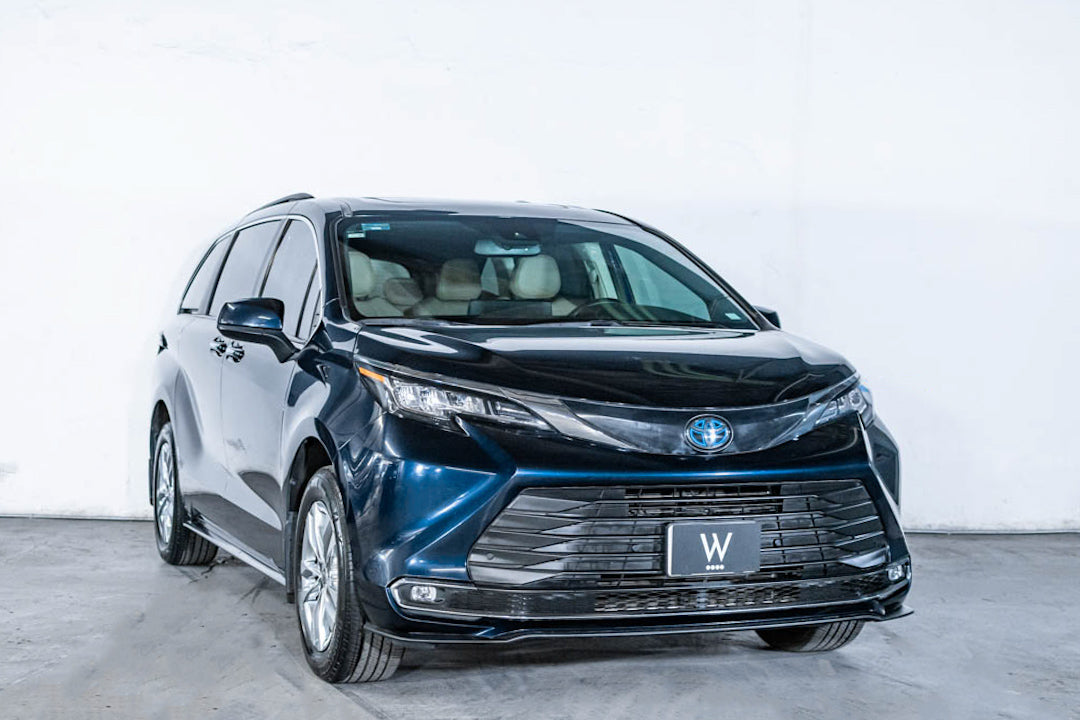 2022 Toyota Sienna XLE Piel Híbrida
