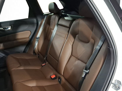 2022 Volvo XC60 Momentum B5 AWD