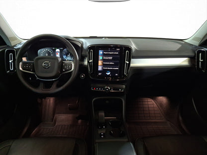 2022 Volvo XC40 Momentum T4