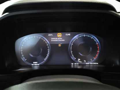 2022 Volvo XC40 Momentum T4