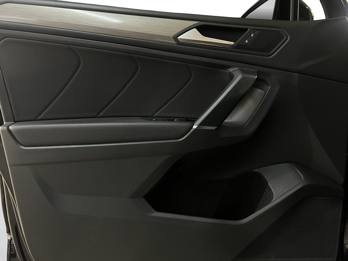 2019 Volkswagen Tiguan R-Line