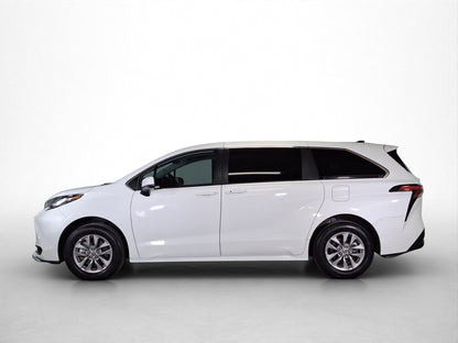 2022 Toyota Sienna LE