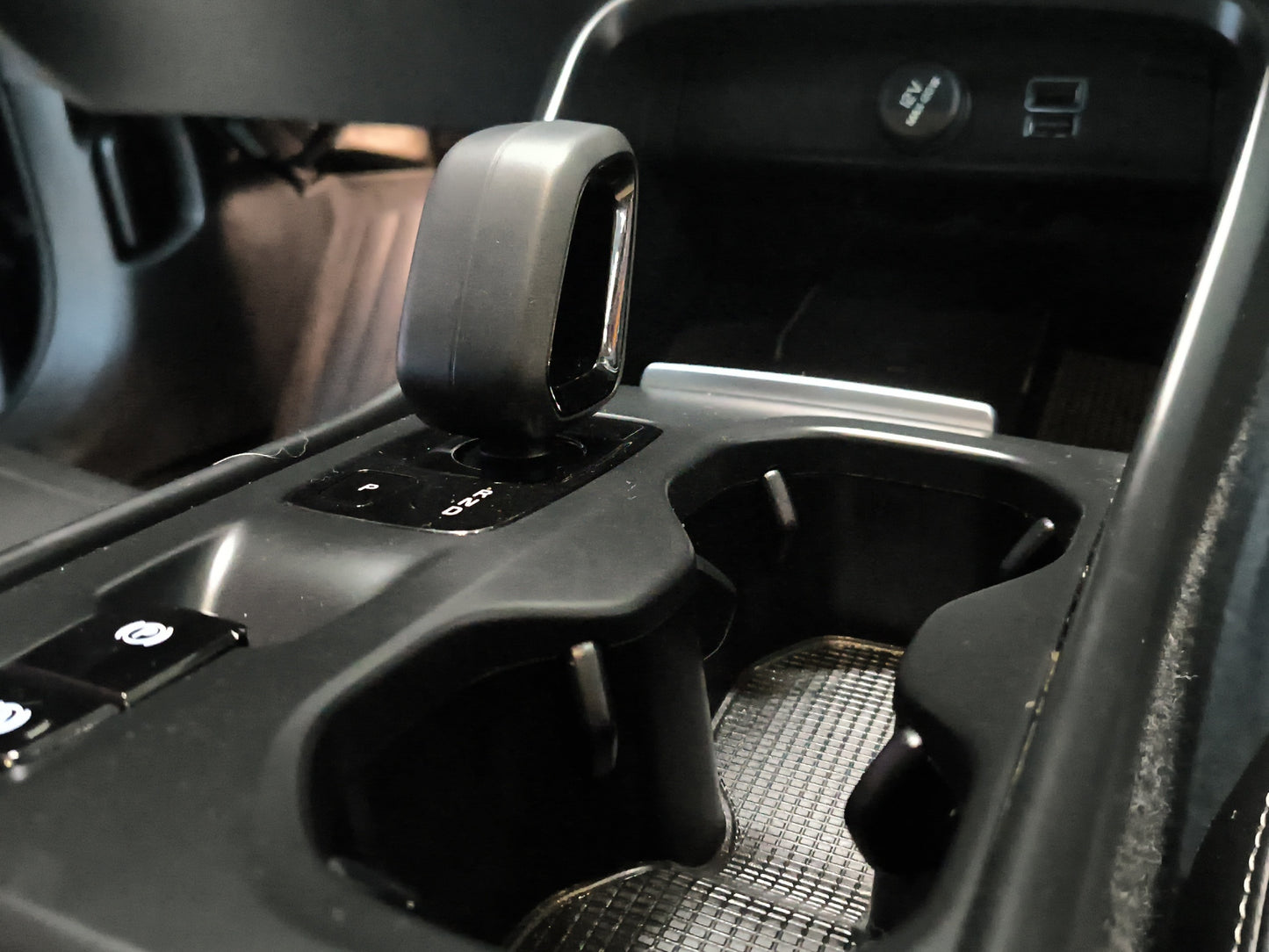 2022 Volvo XC40 Momentum T4