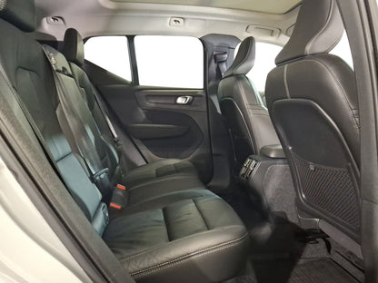 2022 Volvo XC40 Momentum T4