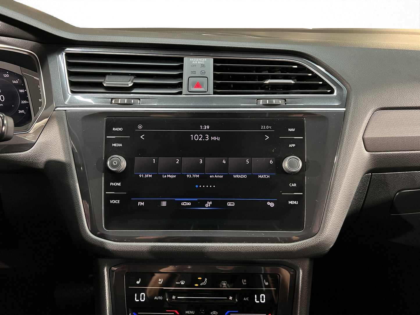 2022 Volkswagen Tiguan R-Line