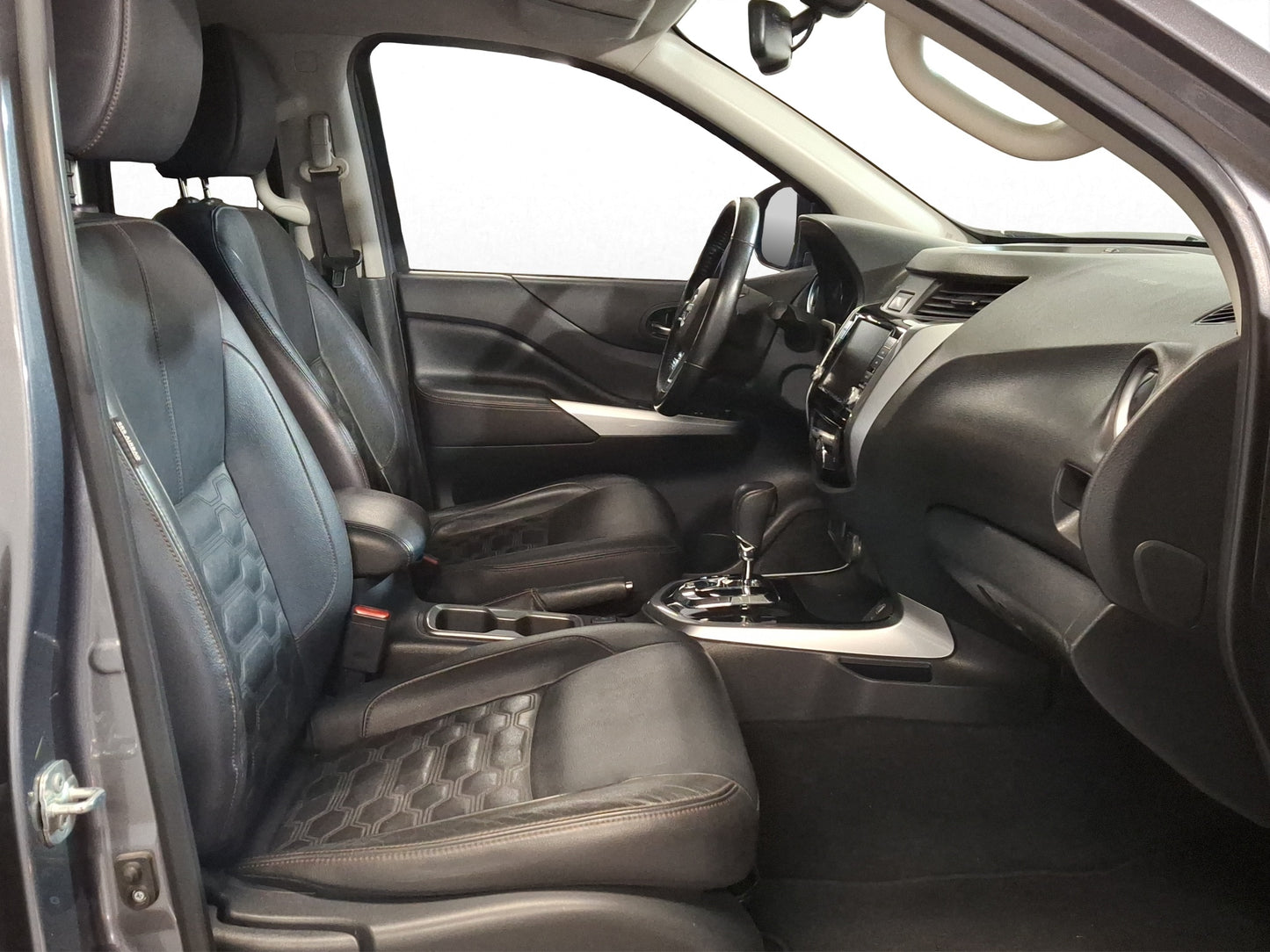 2023 Nissan Frontier Platinum LE Doble Cabina