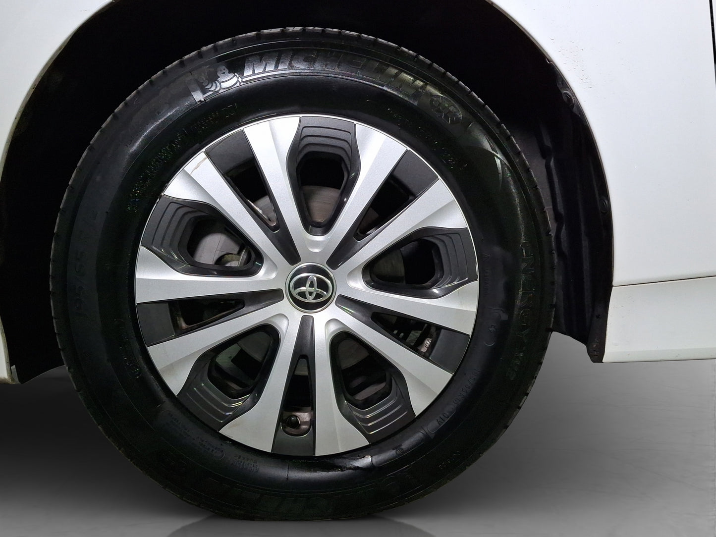 2022 Toyota Prius Híbrido Base