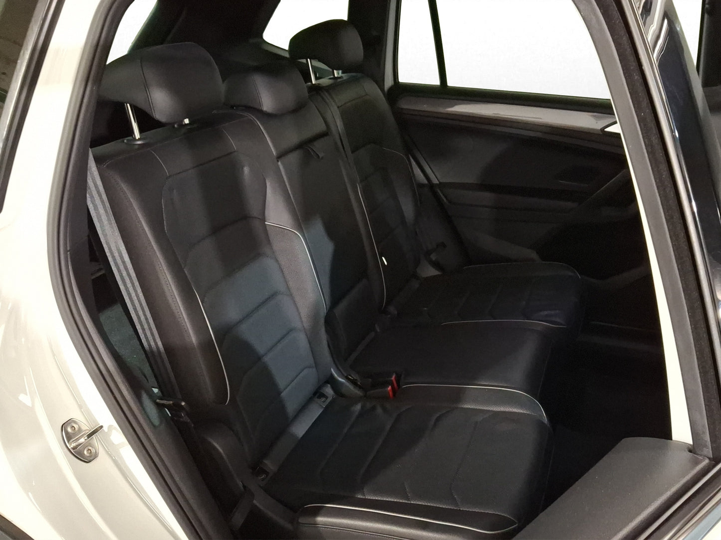 2023 Volkswagen Tiguan R-Line