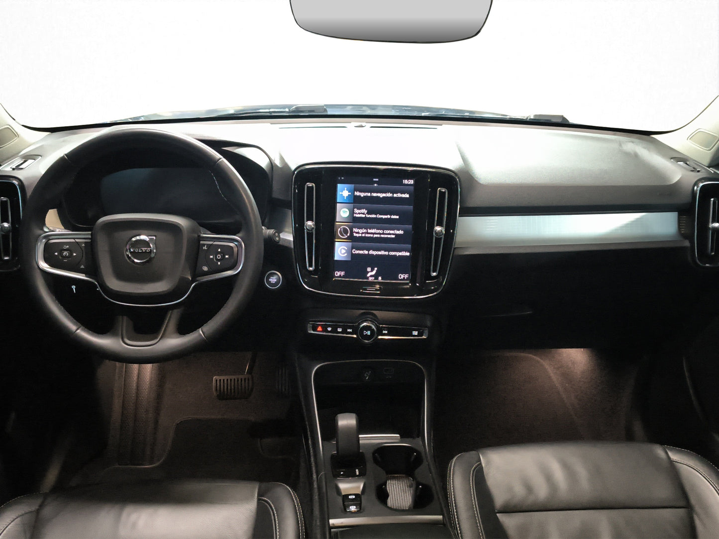 2022 Volvo XC40 Momentum T4