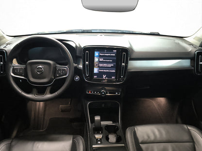 2022 Volvo XC40 Momentum T4