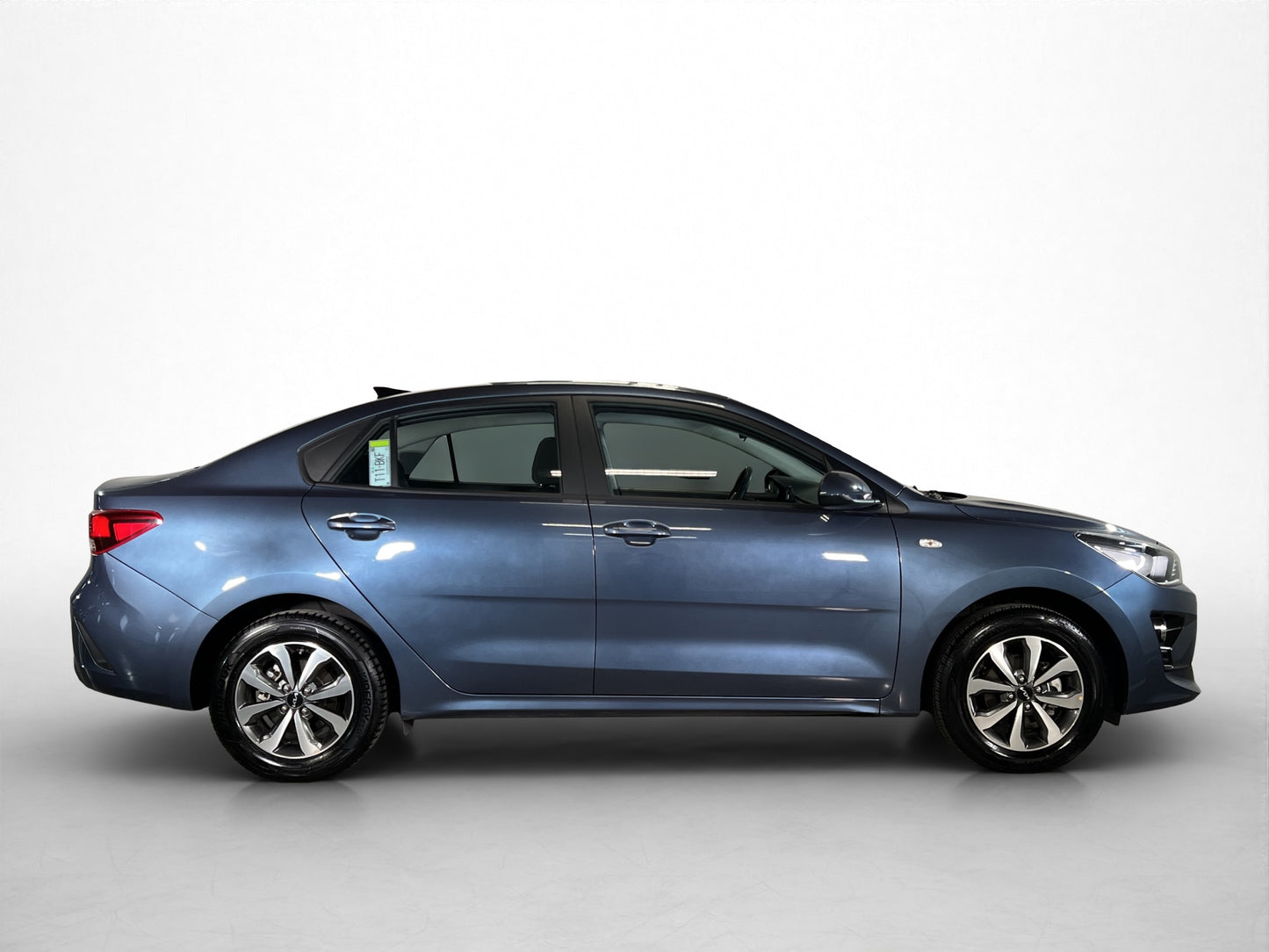 2022 KIA Rio Sedan LX