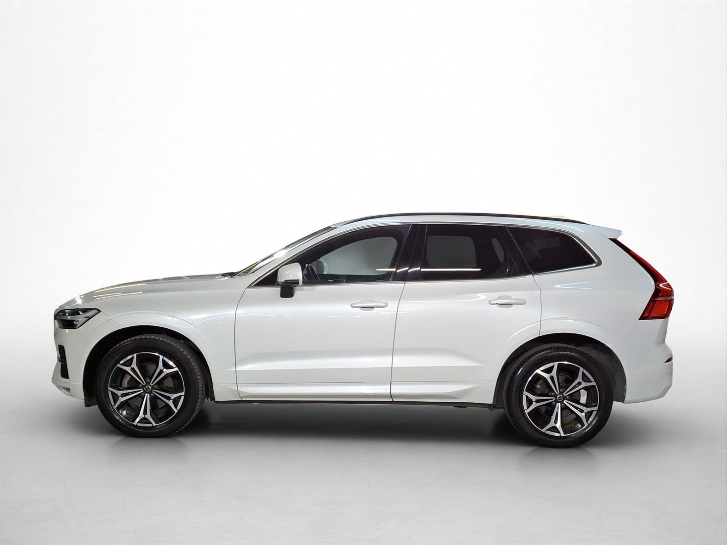 2022 Volvo XC60 Momentum B5 AWD