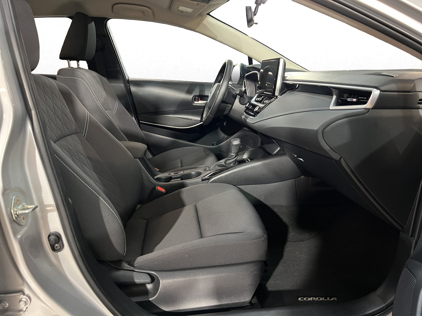 2025 Toyota Corolla LE Hybrid