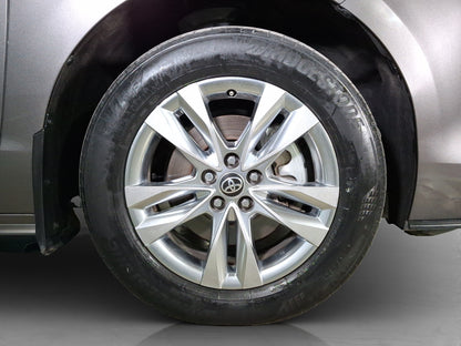 2022 Toyota Sienna XLE Piel Híbrida
