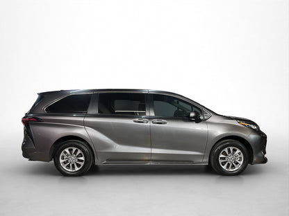 2022 Toyota Sienna LE