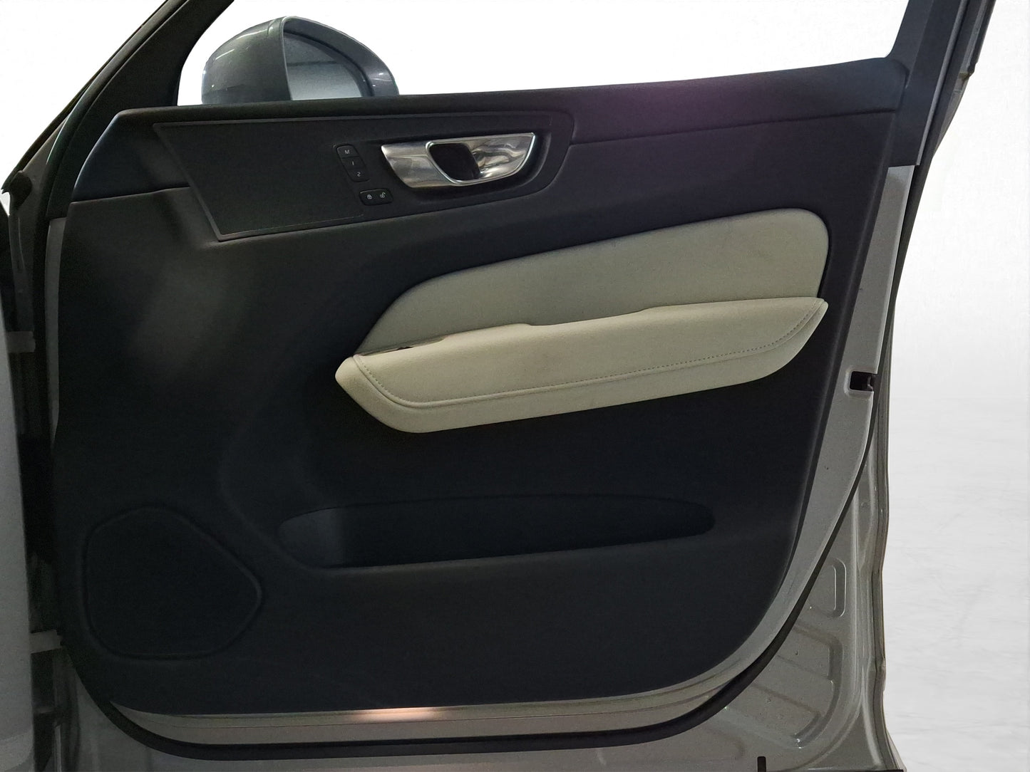 2023 Volvo XC60 B6 Ultimate AWD MHEV