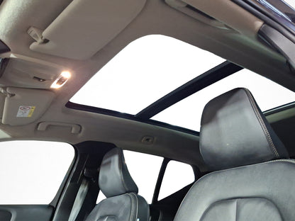 2022 Volvo XC40 Momentum T4