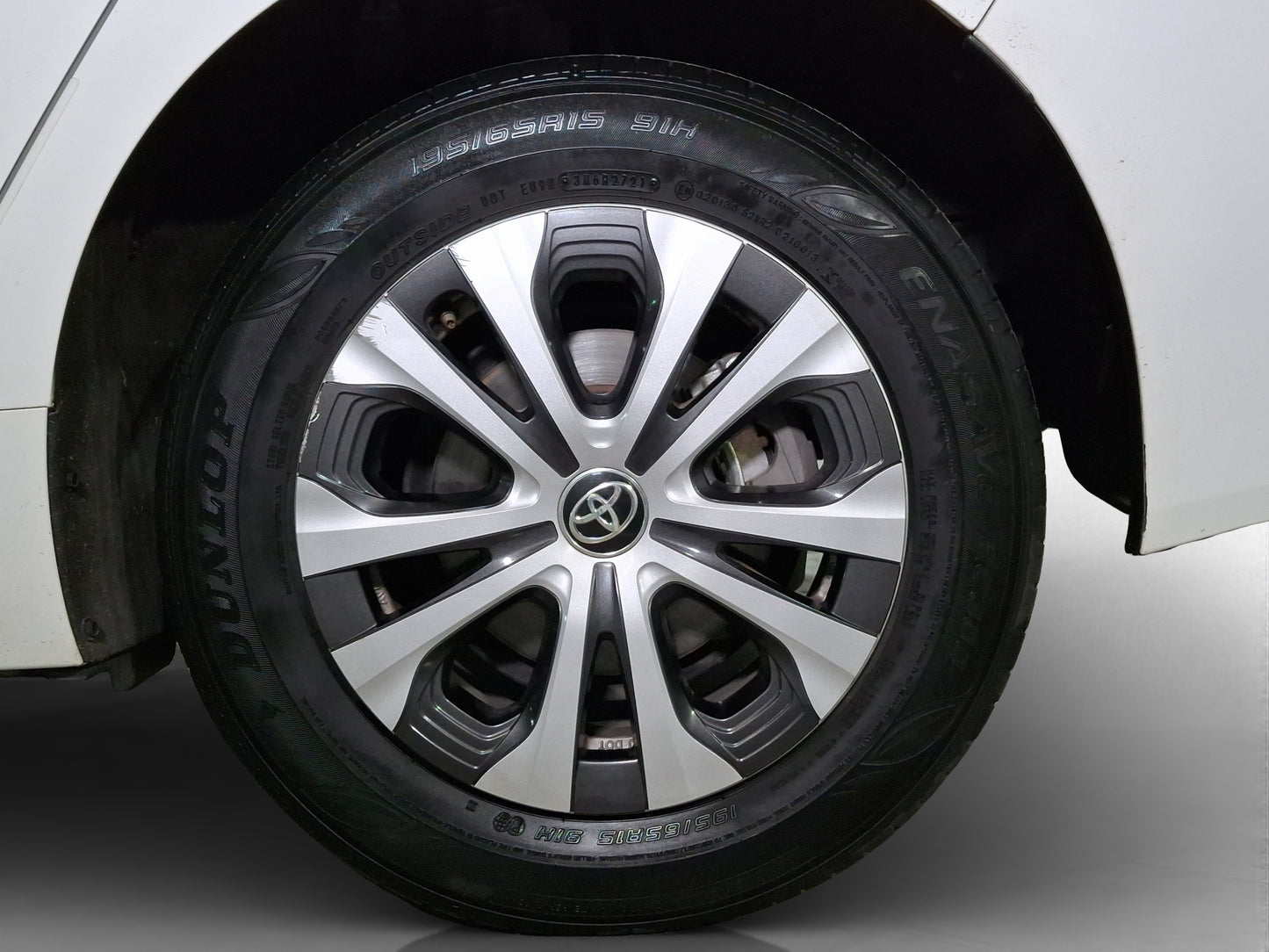2022 Toyota Prius Híbrido Base
