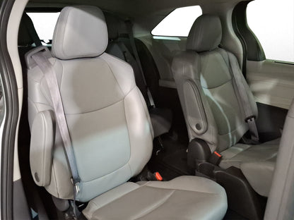 2022 Toyota Sienna XLE Piel Híbrida