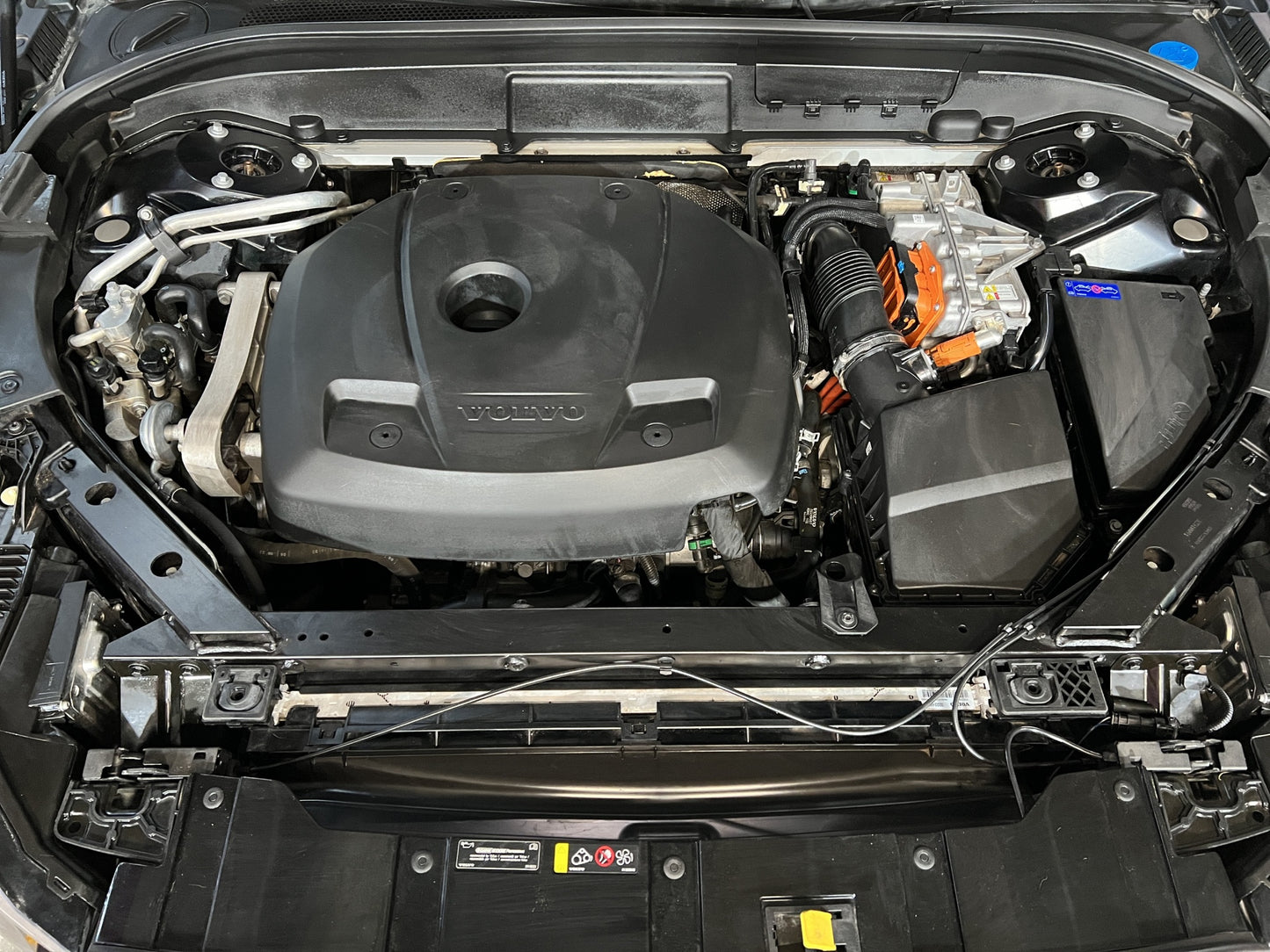 2023 Volvo XC60 T8 Ultimate Recharge
