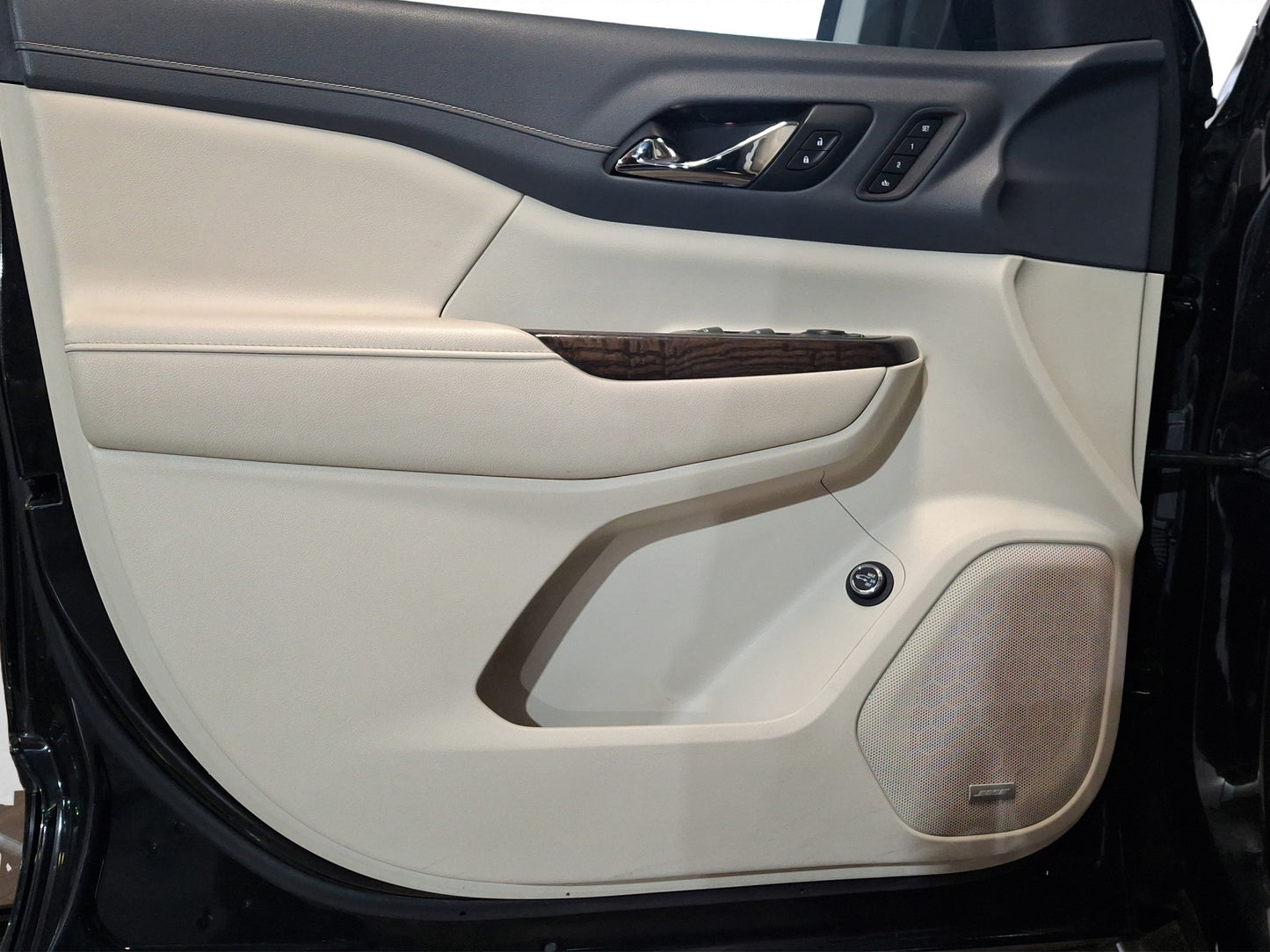2021 GMC Acadia Denali IronGlass Thor 2