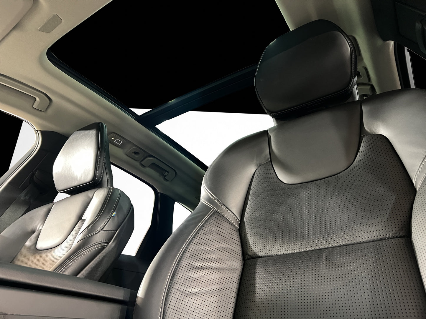 2023 Volvo XC60 T8 Ultimate Recharge