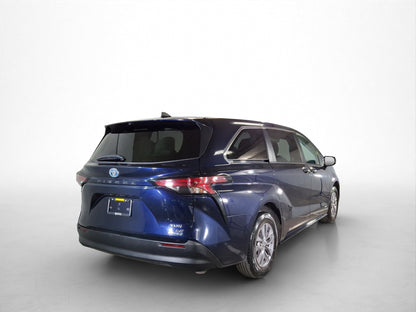 2021 Toyota Sienna LE