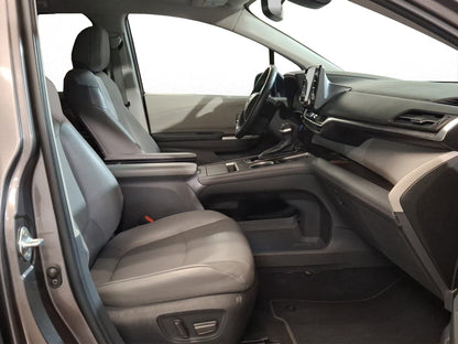 2022 Toyota Sienna XLE Piel Híbrida