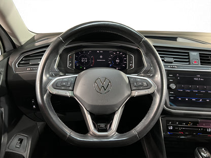 2022 Volkswagen Tiguan R-Line