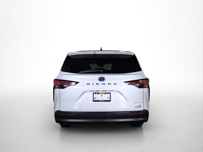 2022 Toyota Sienna LE