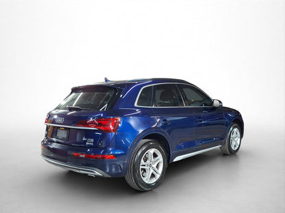 2022 Audi Q5 Select
