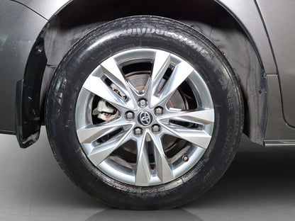 2022 Toyota Sienna XLE Piel Híbrida