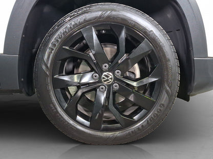2022 Volkswagen Taos Highline Black