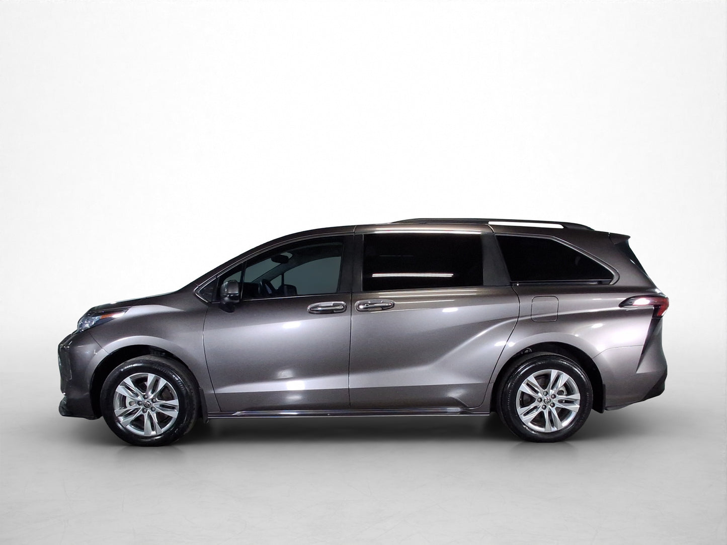 2022 Toyota Sienna XLE Piel Híbrida