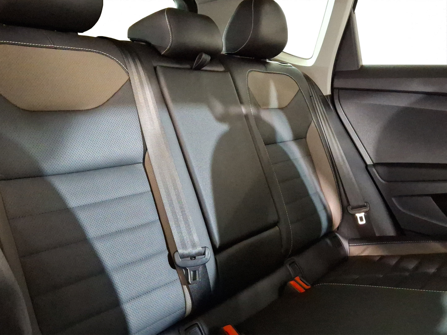 2022 Volkswagen Taos Highline Black