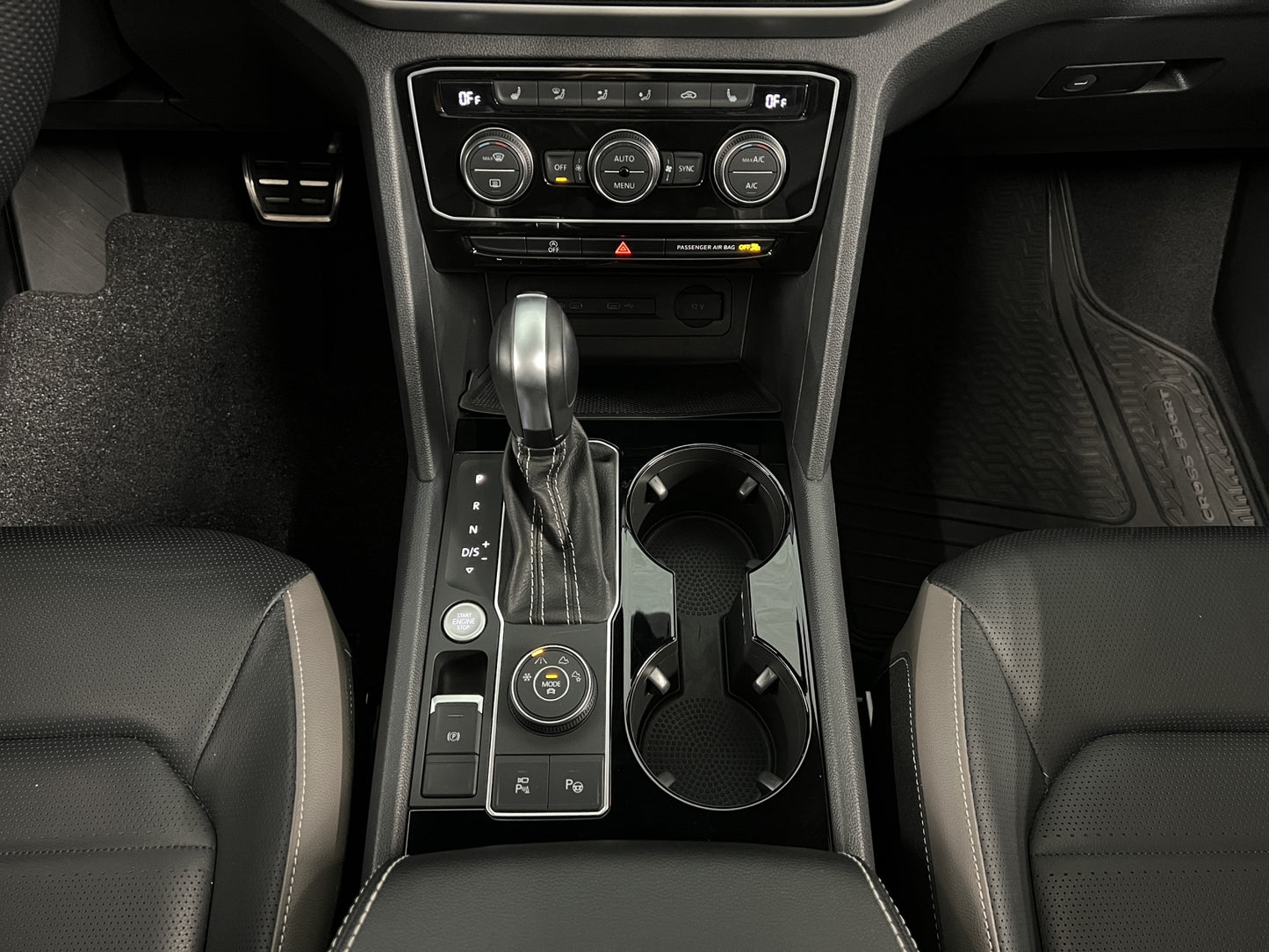 2022 Volkswagen Cross Sport R-Line