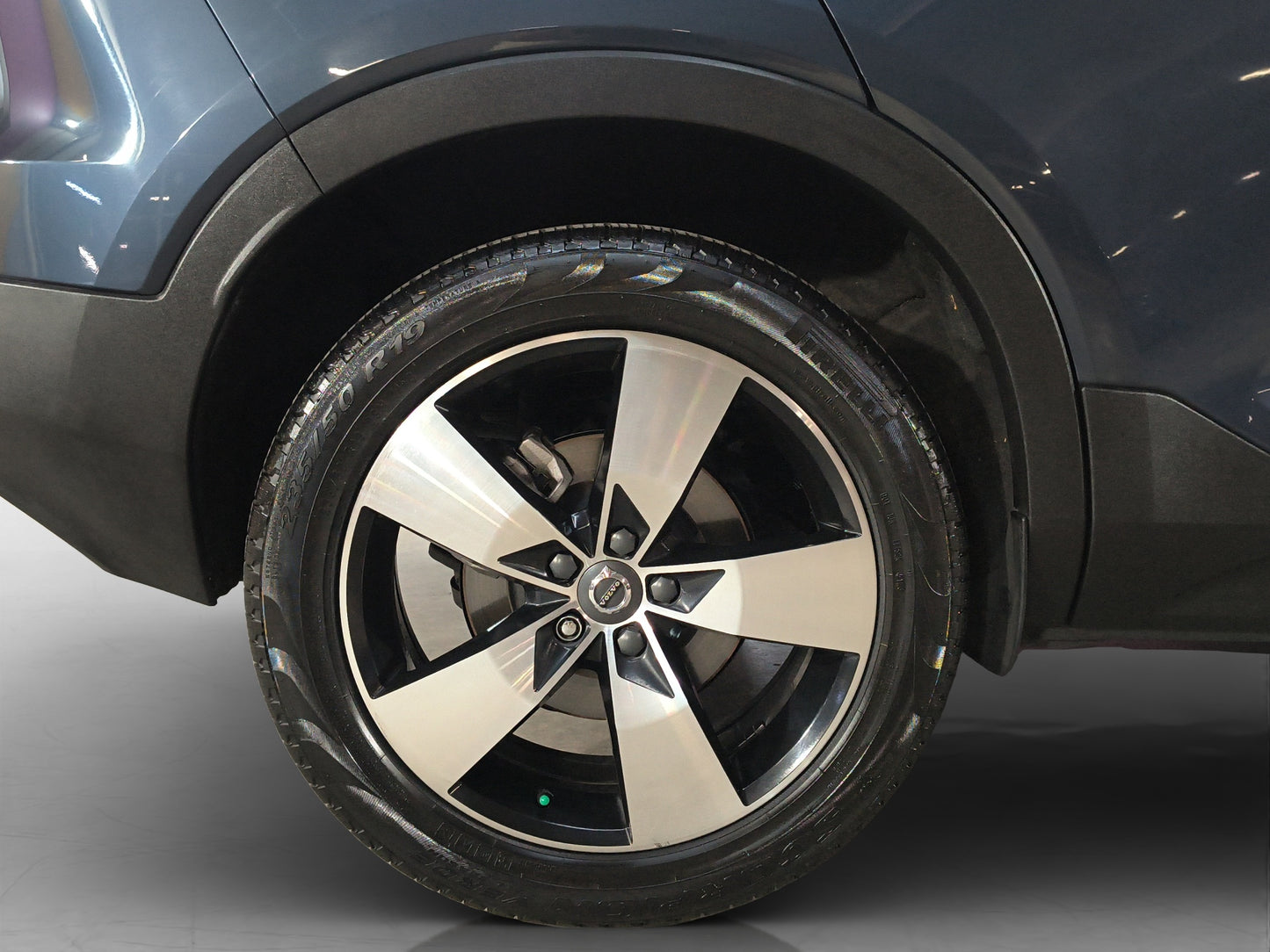 2022 Volvo XC40 Momentum T4