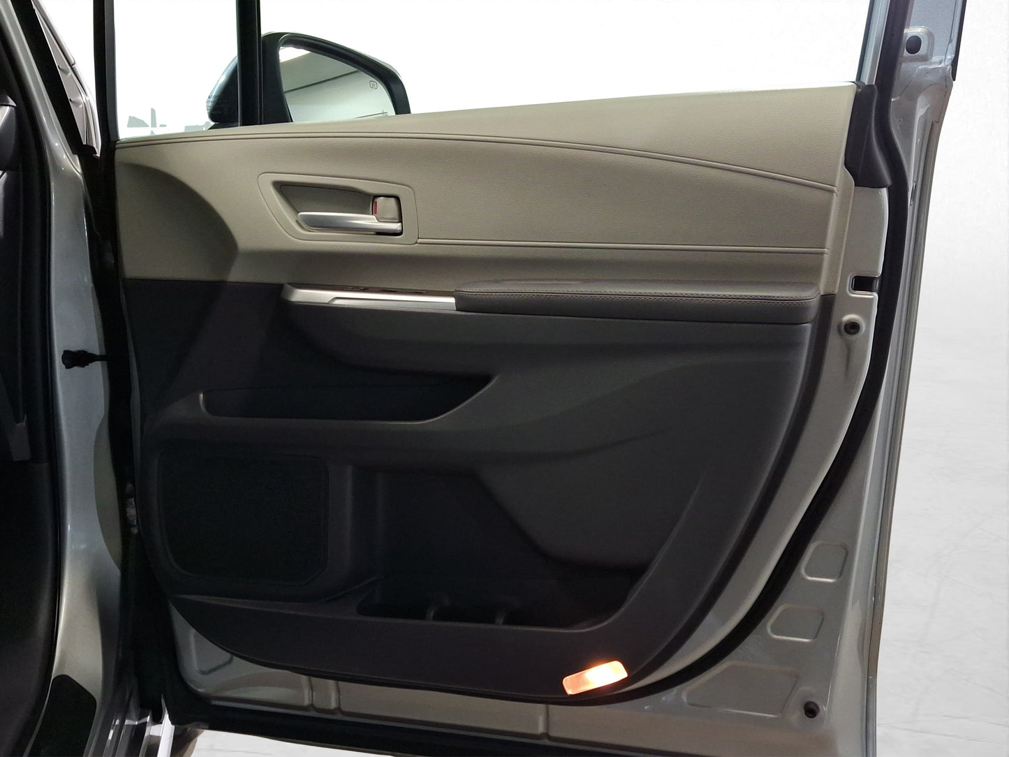 2022 Toyota Sienna XLE Piel Híbrida